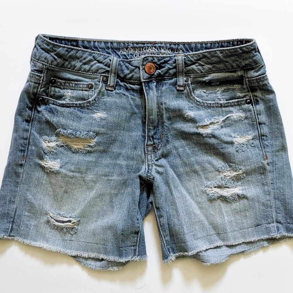 AEO American Eagle Outfitters Boy Midi Denim Short